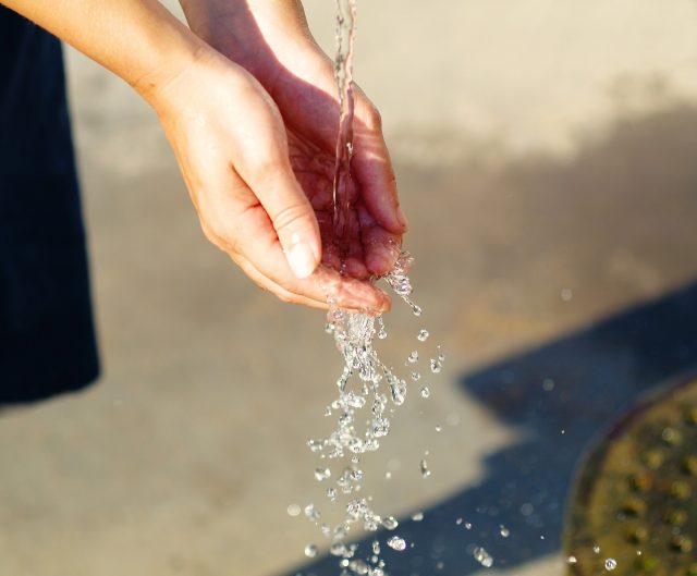 drink water